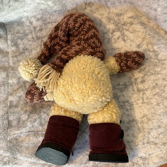 SITTING SNOWMAN DECOR - Picture 3 of 5